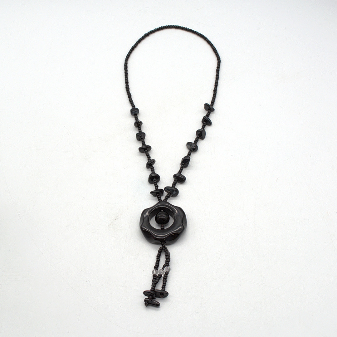 COLLIER; NEPHRIT/SCHWARZE JADE; VINTAGE.