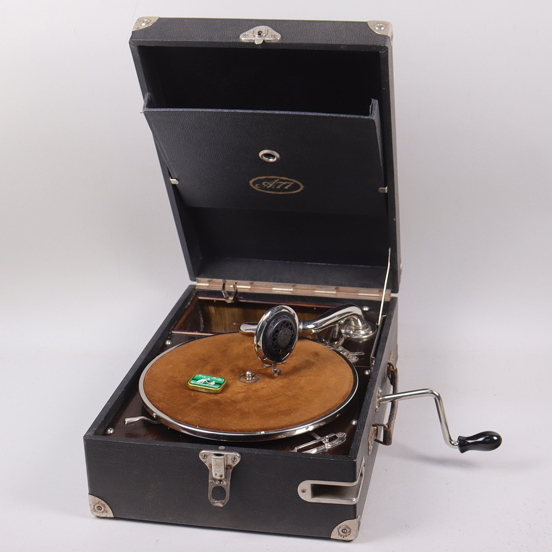 RESEGRAMMOFON, A77, 1900-talets första hälft.