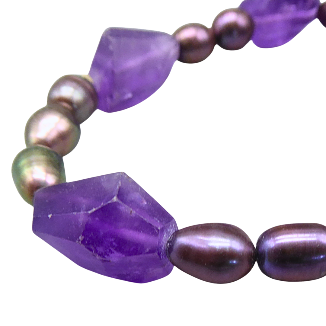 AMETHYST- UND SÜSSWASSERPERLEN-ARMBAND.