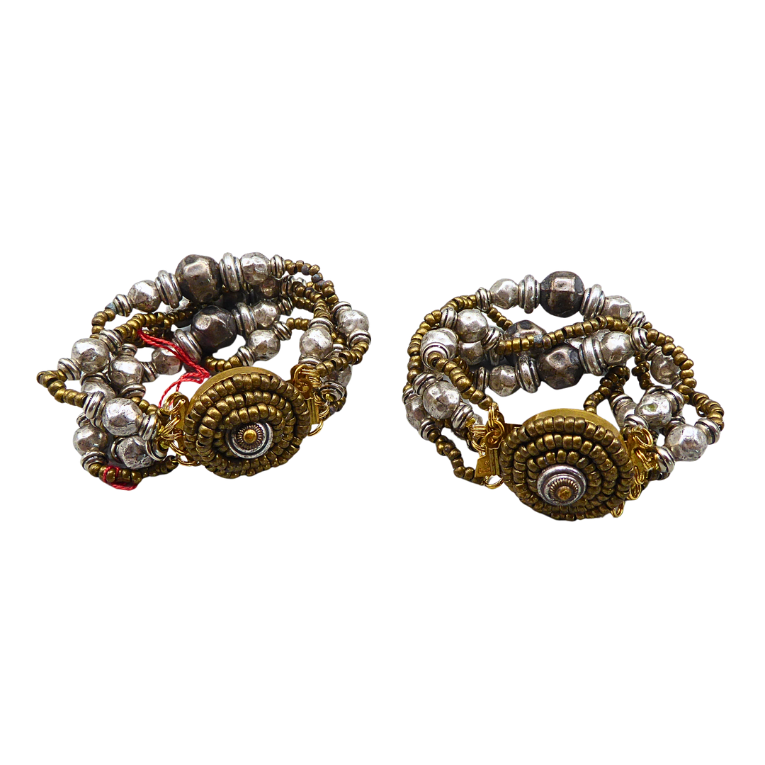 MEHRREIHIGE PERLENARMBÄNDER.