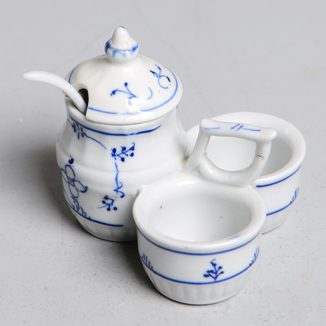 LÖKMÖNSTRAD KRYDDSATS, saltkar, pepparkar & senapskar, 1800/1900-tal.