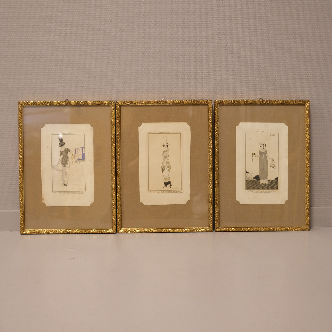 MODEPLANSCHER, "COSTUMES PARISIENS", TRE STYCKEN.