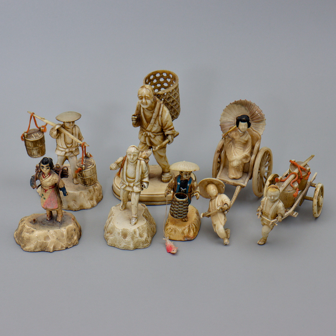 7 MINATYRFIGURER I CELLULOID "JAPANESE PEASANTS", JAPAN, 1900-TAL.