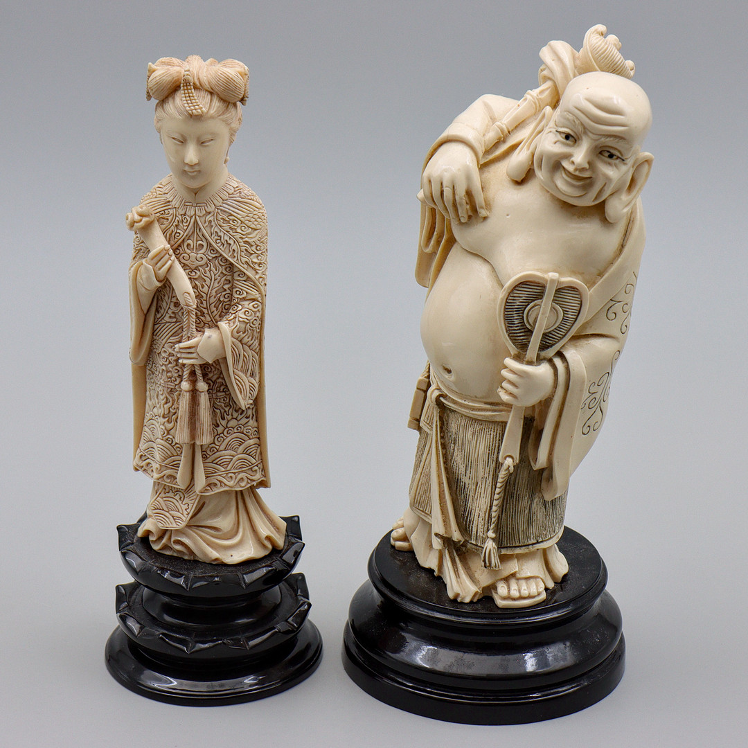 PARET FIGURINER I KONSTMASSA, KINA, 1900-TAL.