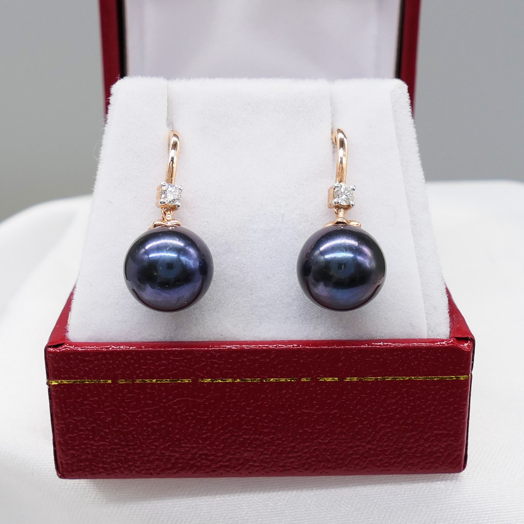 IRIDESCENT PEARL & DIAMOND earrings.