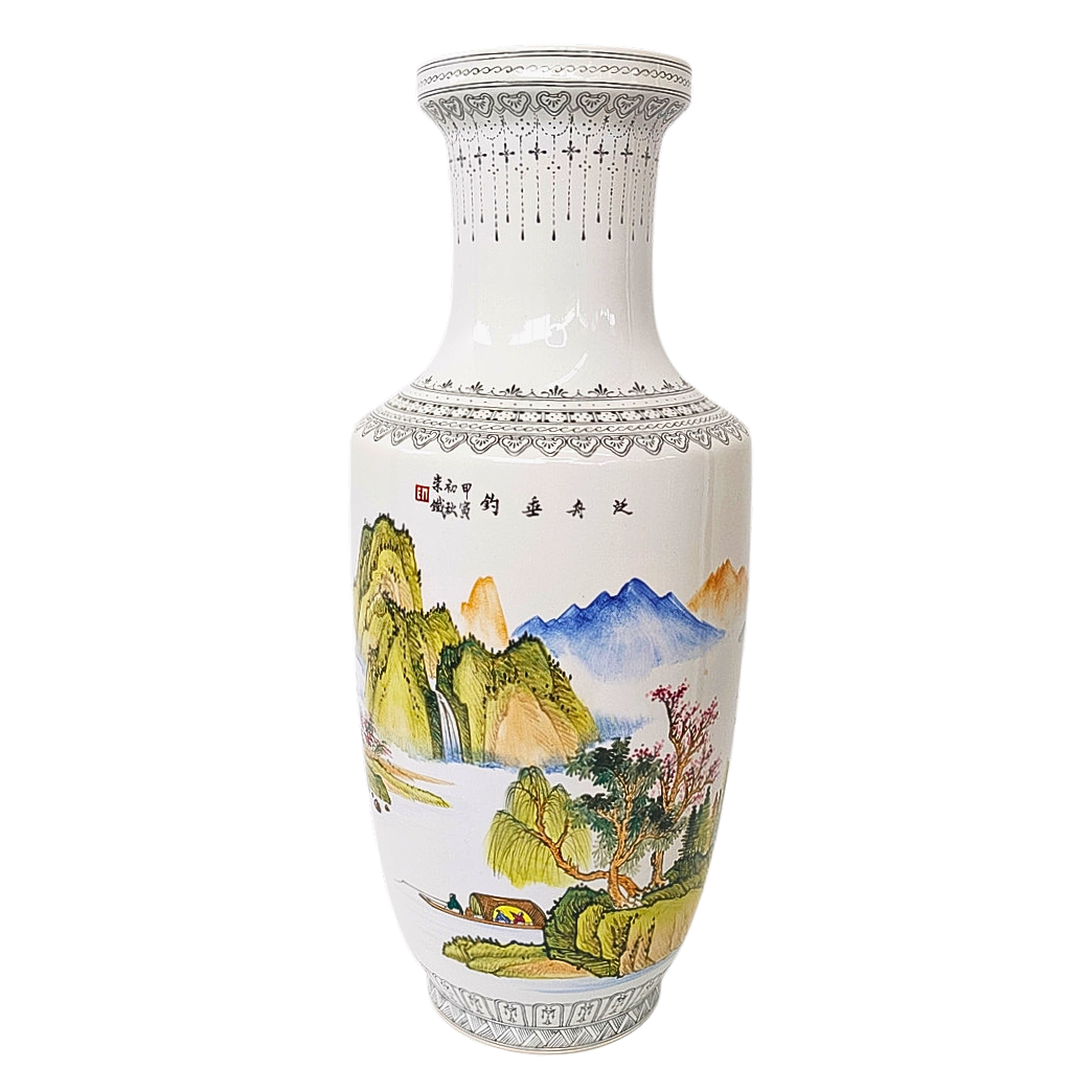 GROSSE CHINESISCHE ROULEAU-VASE AUS PORZELLAN MIT EINER LANDSCHAFTSSZENE.