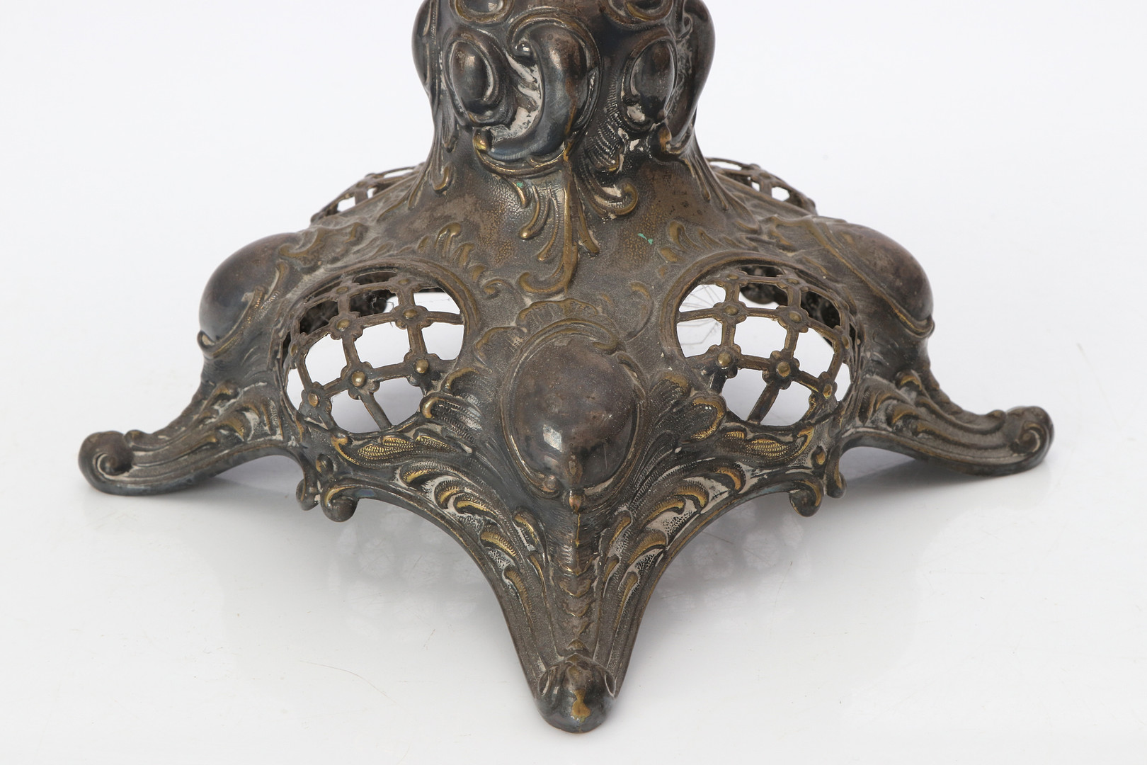 UPPSATSSKÅL. Nysilver med glasskål. Nyrokoko, 1800-tal.