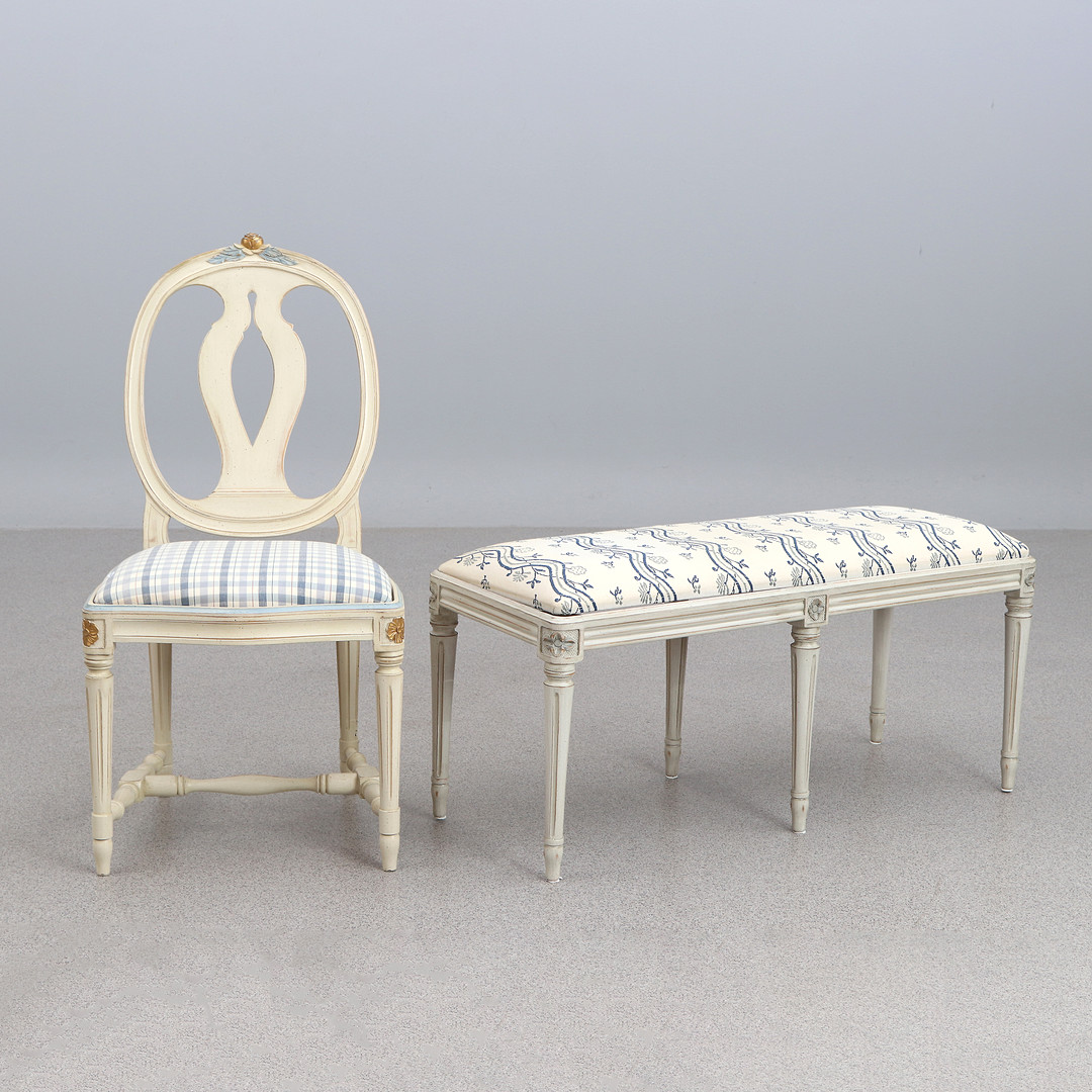 STOL OCH TABURETT. Vitlackerade, gustaviansk stil, stolen från K.A. Roos, Helsingborg.