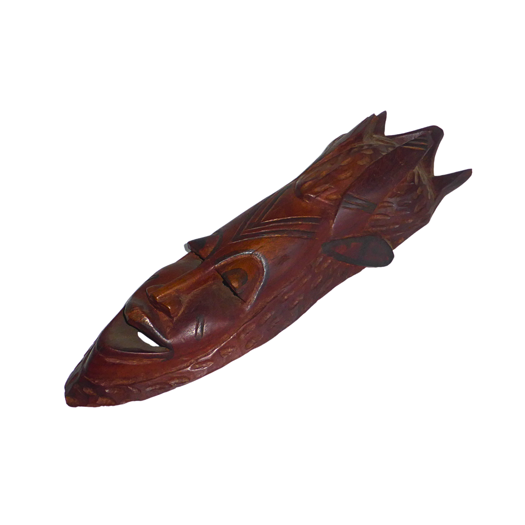 GESCHNITZTE WANDMASKE AUS HOLZ.