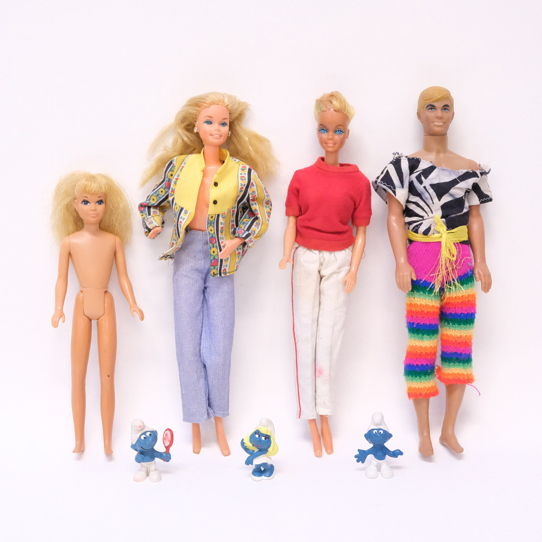 SAMLING BARBIE, MATTEL SAMT TRE SMURFAR, 1960/70-TAL.