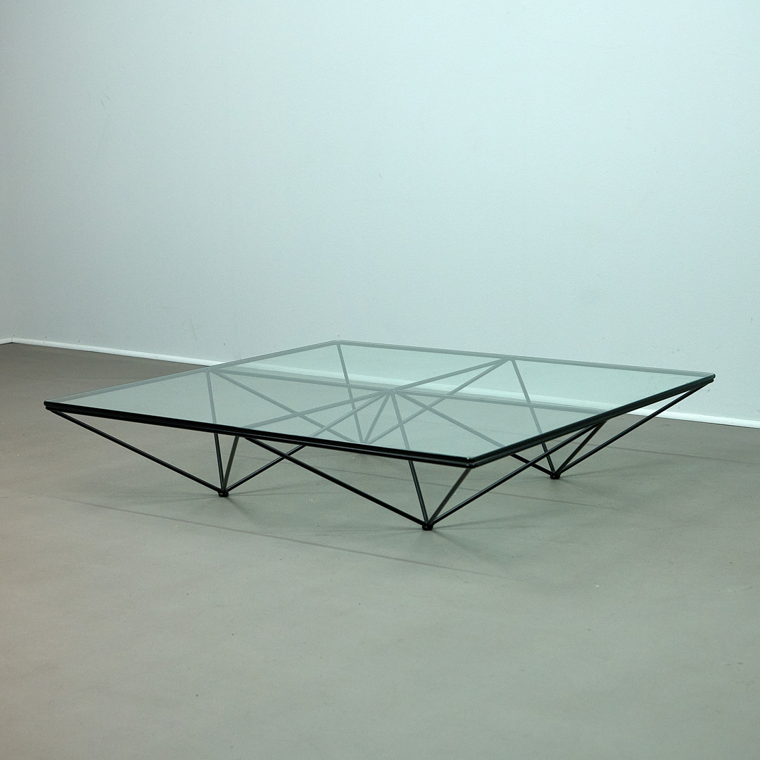 PAOLO PIVA. B&B Italia, Tisch/Couchtisch, Modell 'Alanda', Stahl, Glas, Italien.