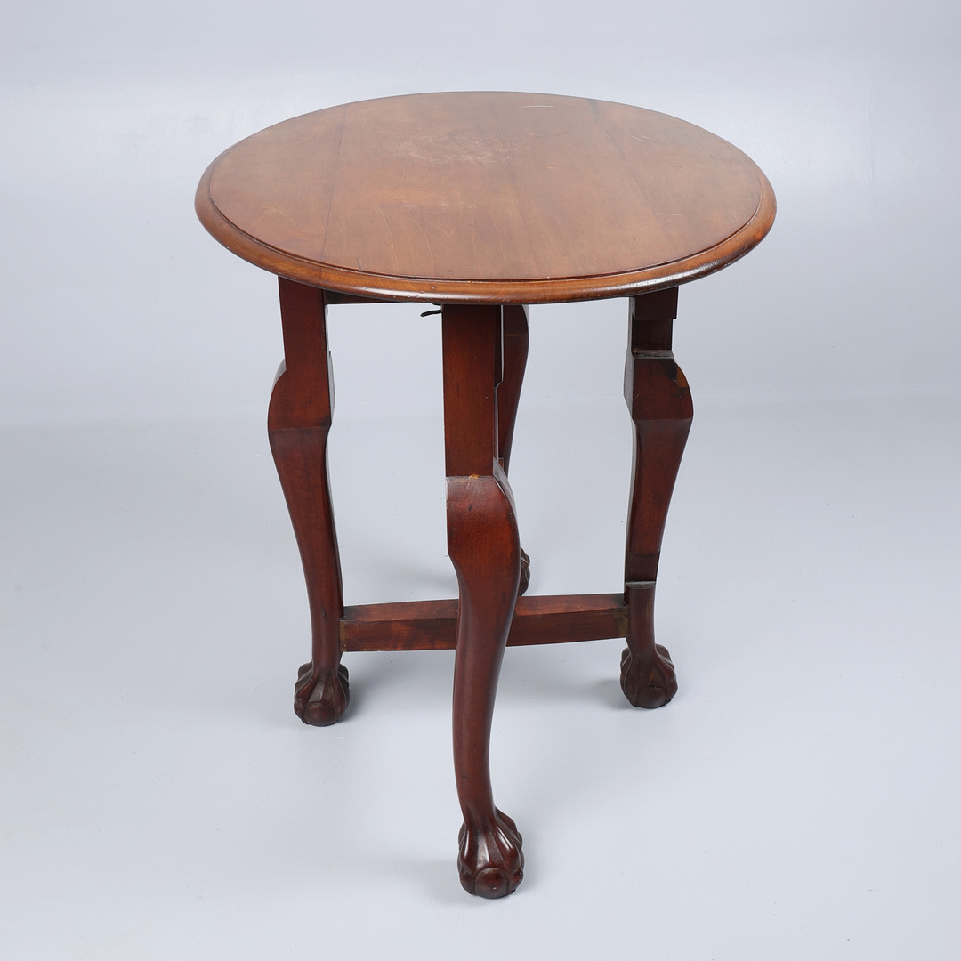 UNUSUAL MAHOGANY FOLDING TABLE.