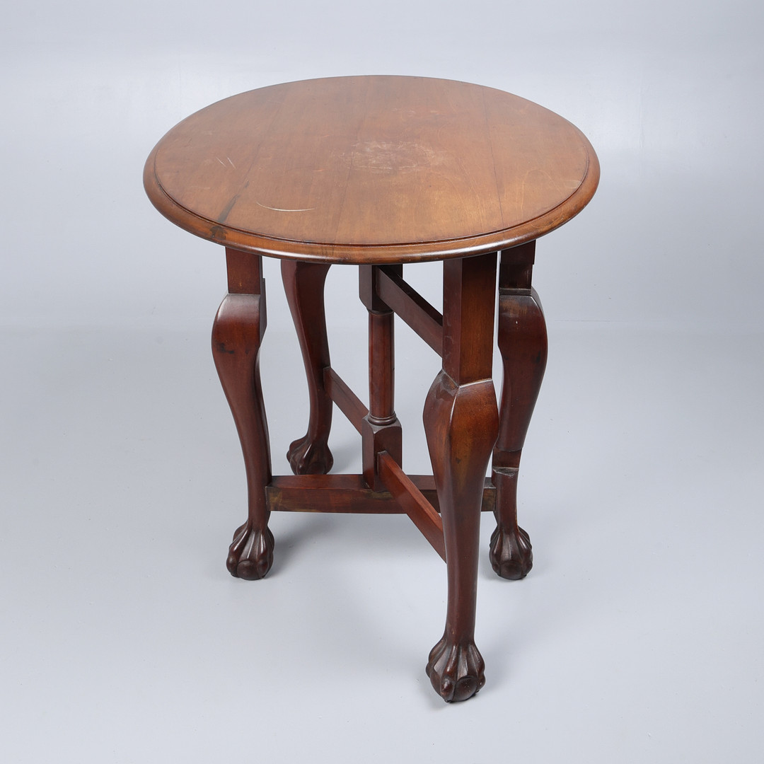 UNUSUAL MAHOGANY FOLDING TABLE.
