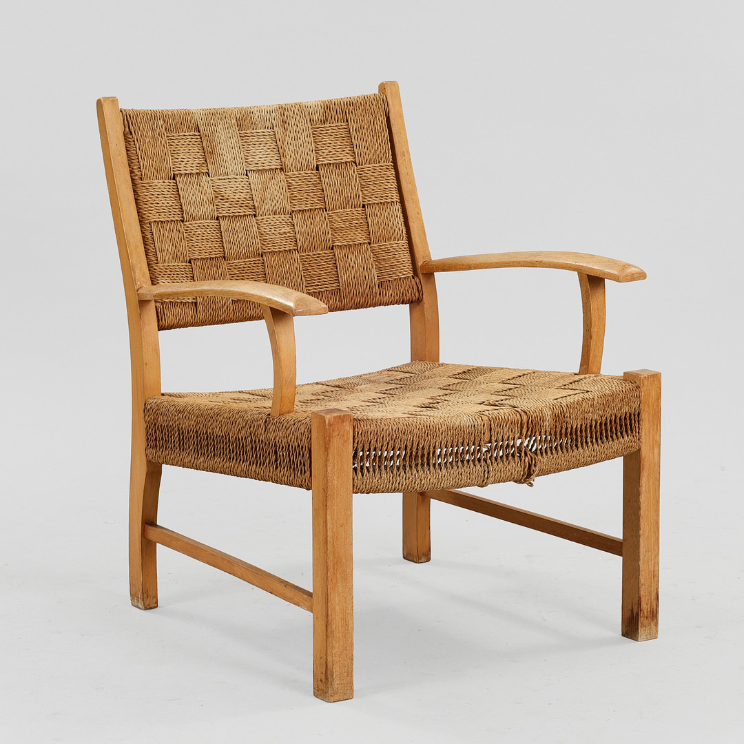 Lænestol med stel af bøg, sæde og ryg af flettet søgræs, antageligt Fritz Hansen, Danmark, ca. 1940'erne.