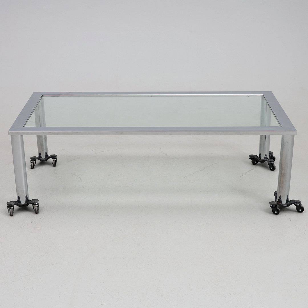 SOFFBORD. Stål med glasskiva.