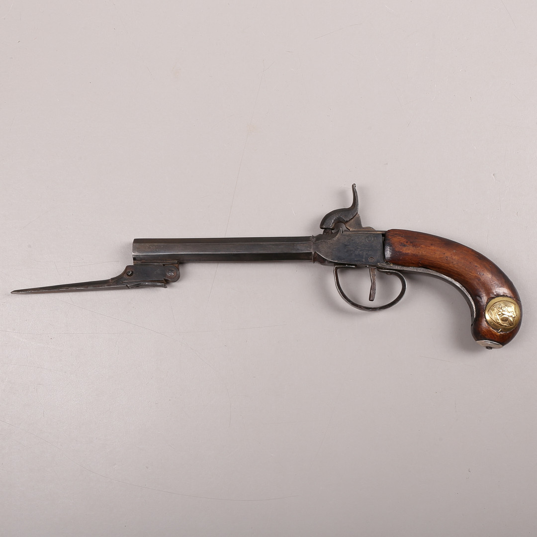 SLAGLÅSPISTOL MED BAJONETT, 1800-tal.