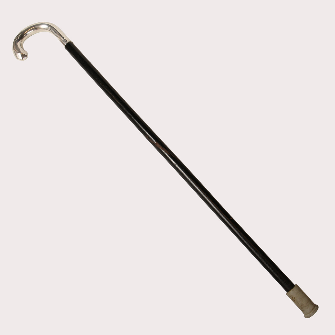 SPATSERKÄPP, svärtat trä, silverhandtag 830/1000, MG AB, Sverige, år 1934.