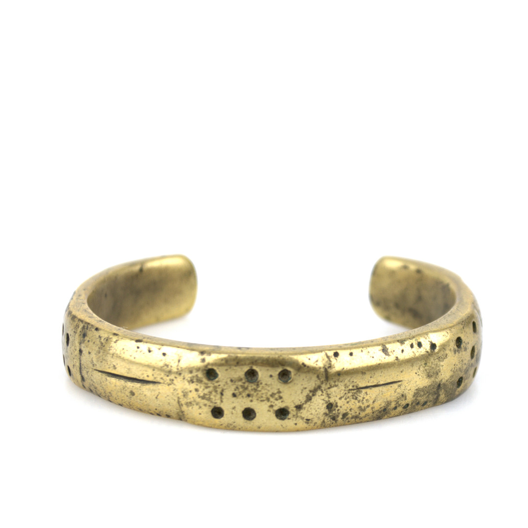 ARMBAND, brons, dekor med tärningsprickar från 1 till 6, ostämplat, Libanon.