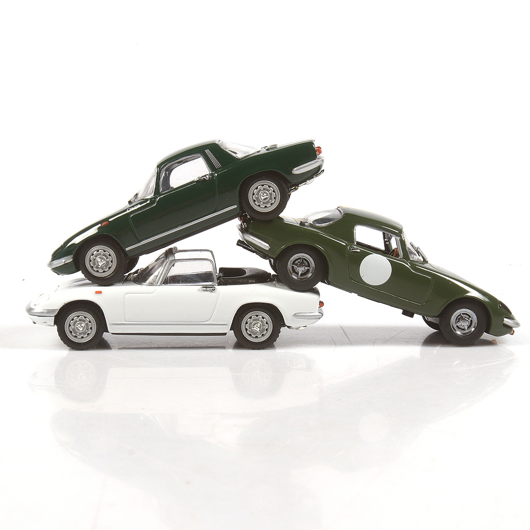 MODELLBILAR, 3 st, metall/resin, Lotus Elan, olika tillverkare, skala 1:43.