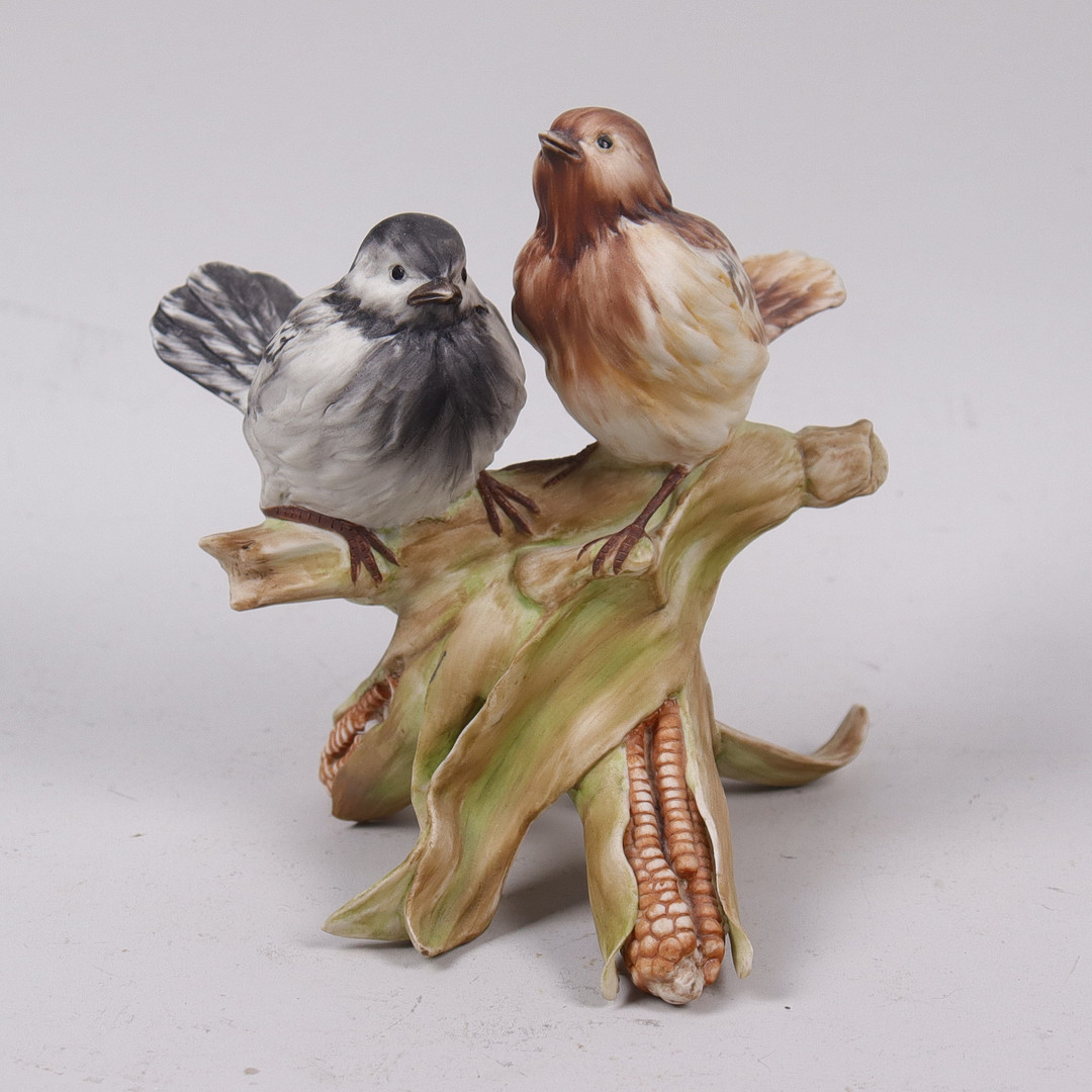 Capodimonte, Italien, figurin, småfåglar på majskolvar.