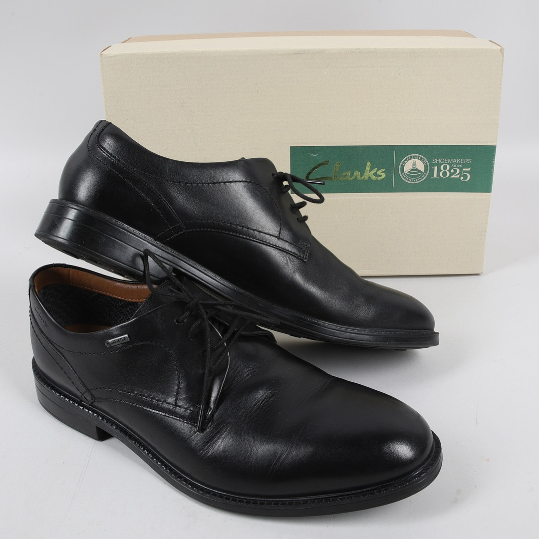 SKOR, herr, storl. 44, skinn, Goretex, Clarks EST 1825, samtida.