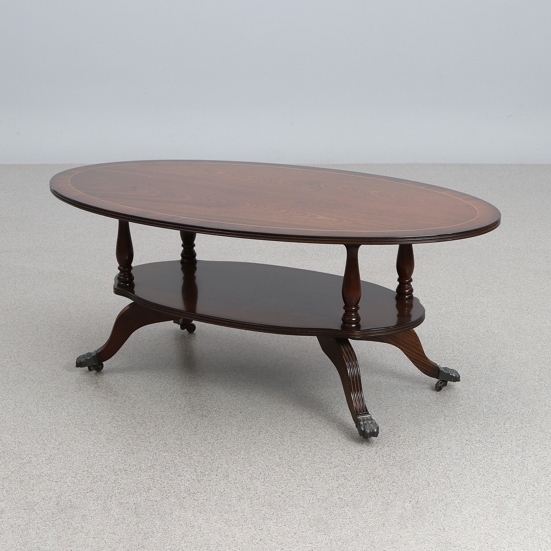 SOFFBORD, ENGELSK STIL. Mahogny med hjultrissor i mässing, 1900/2000-tal.