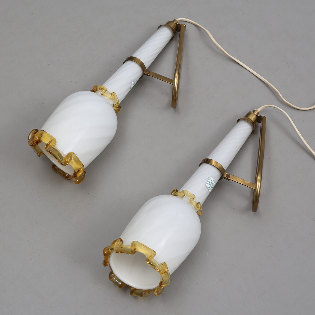 VÄGGLAMPOR, ett par, glas, Murano, Italien. 1900-talets andra hälft.