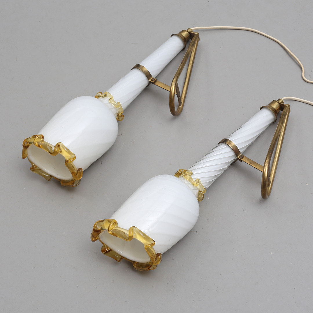 VÄGGLAMPOR, ett par, glas, Murano, Italien. 1900-talets andra hälft.