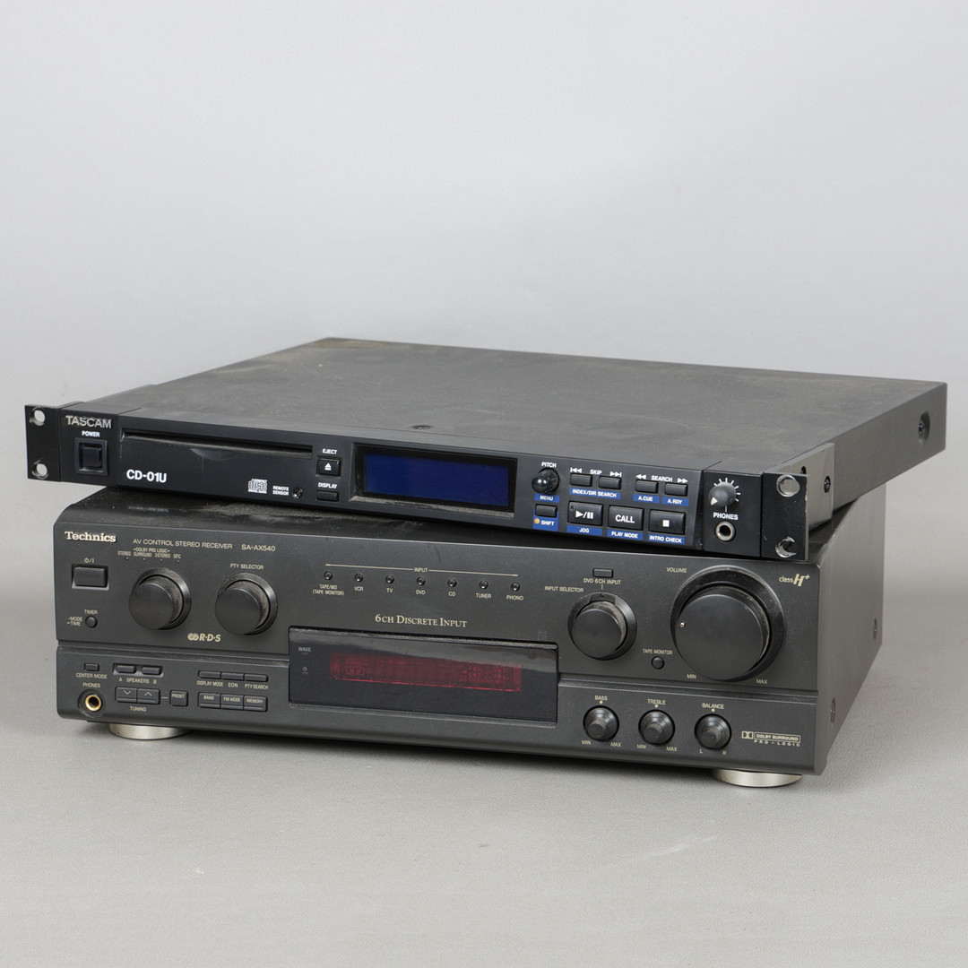 TASCAM CD-01U CD PLAYER AND TECHNICS SA-AX540 STEREO RECEIVER (2).
