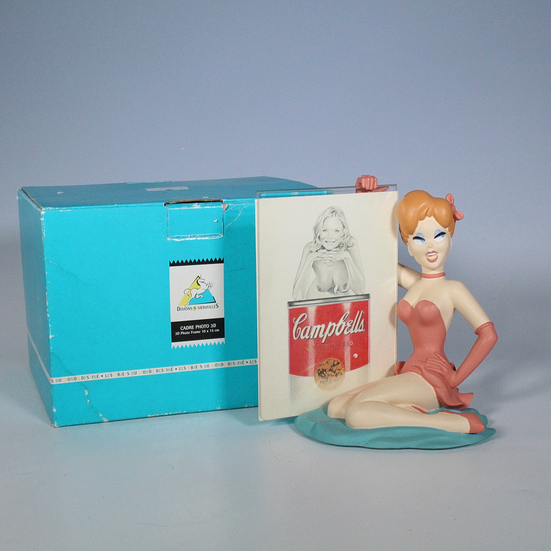 DEMONS & MERVEILLES. , Cadre Photo 3D Frame '' The Girl '' Turner Entertainment Co. 2000.