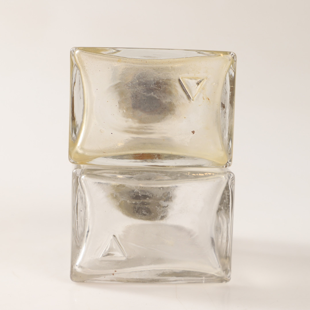 RESECHATULL MED " FLASKOR, glas/skinn m. m., 1900-tal.