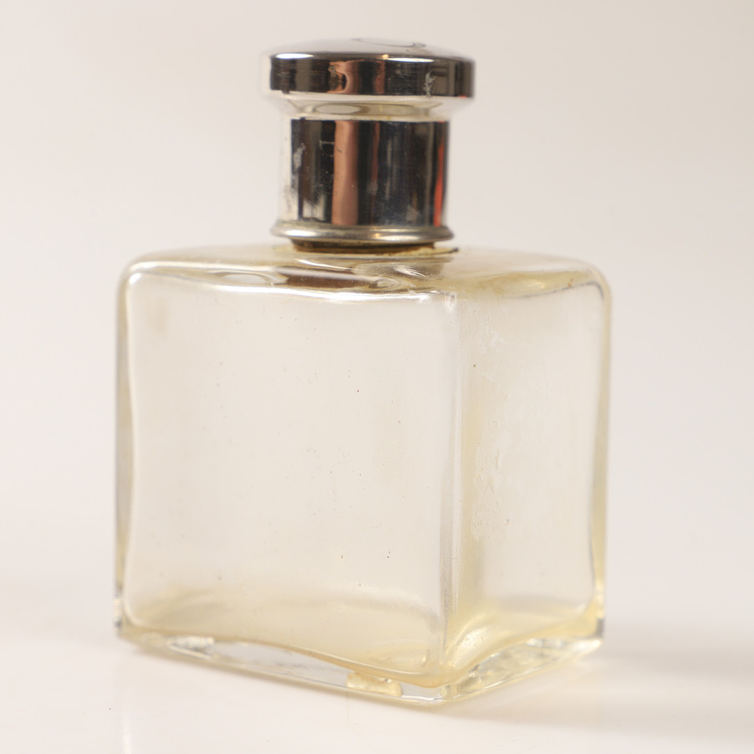 RESECHATULL MED " FLASKOR, glas/skinn m. m., 1900-tal.