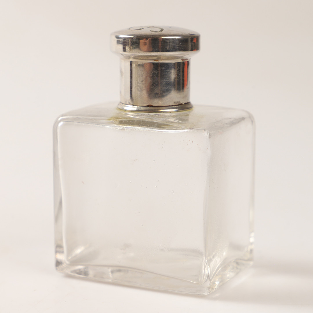 RESECHATULL MED " FLASKOR, glas/skinn m. m., 1900-tal.