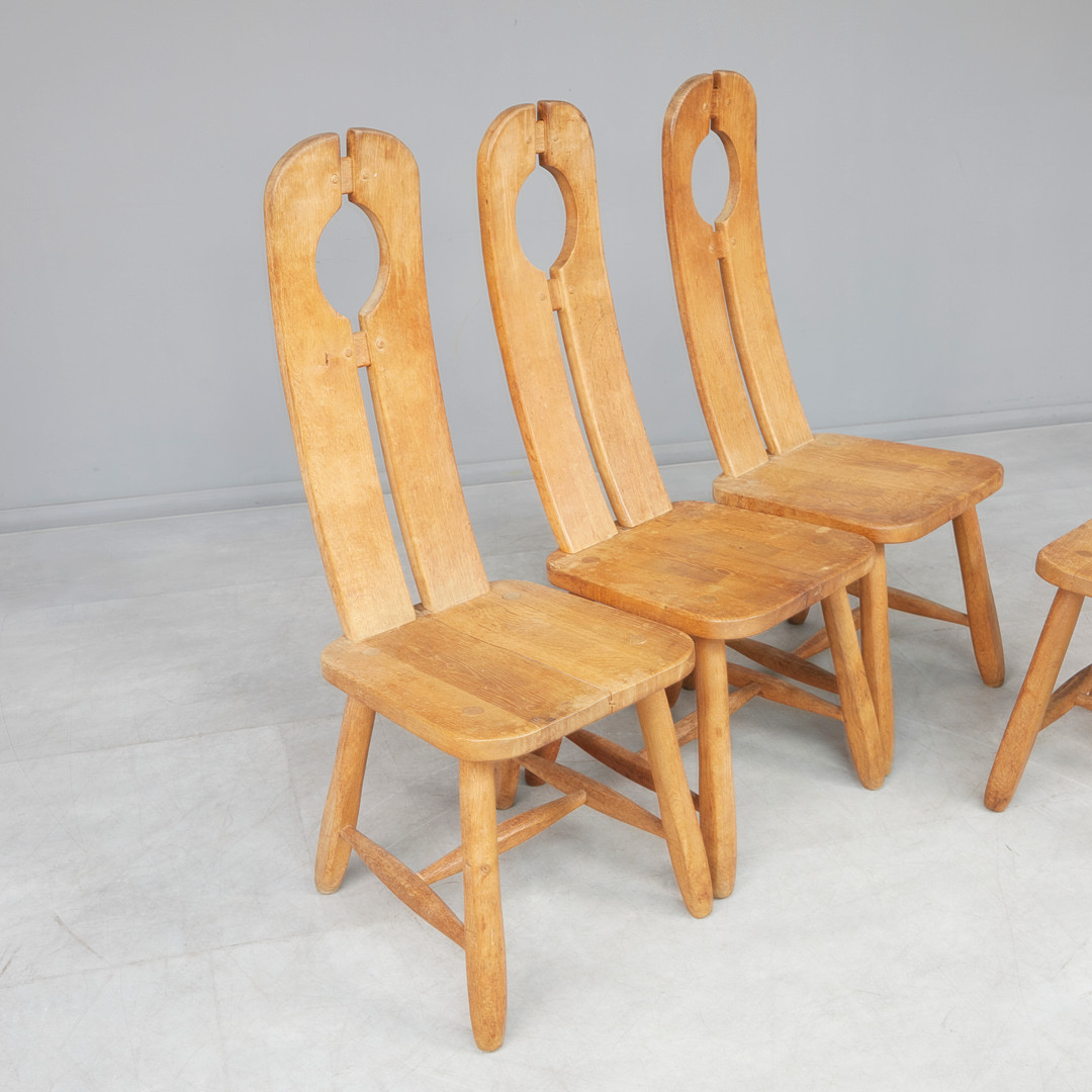DE PUYDT. Set brutalistische Stühle / Esszimmerstühle, Eiche, 1960er Jahre, Belgien. (4).