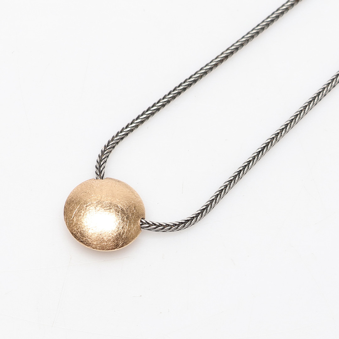 MARGRETH SANDSTRÖM. Collier, kedja med hänge, 18K guld och silver, Sandström De Wit, Linköping, totalvikt ca 5 gram.