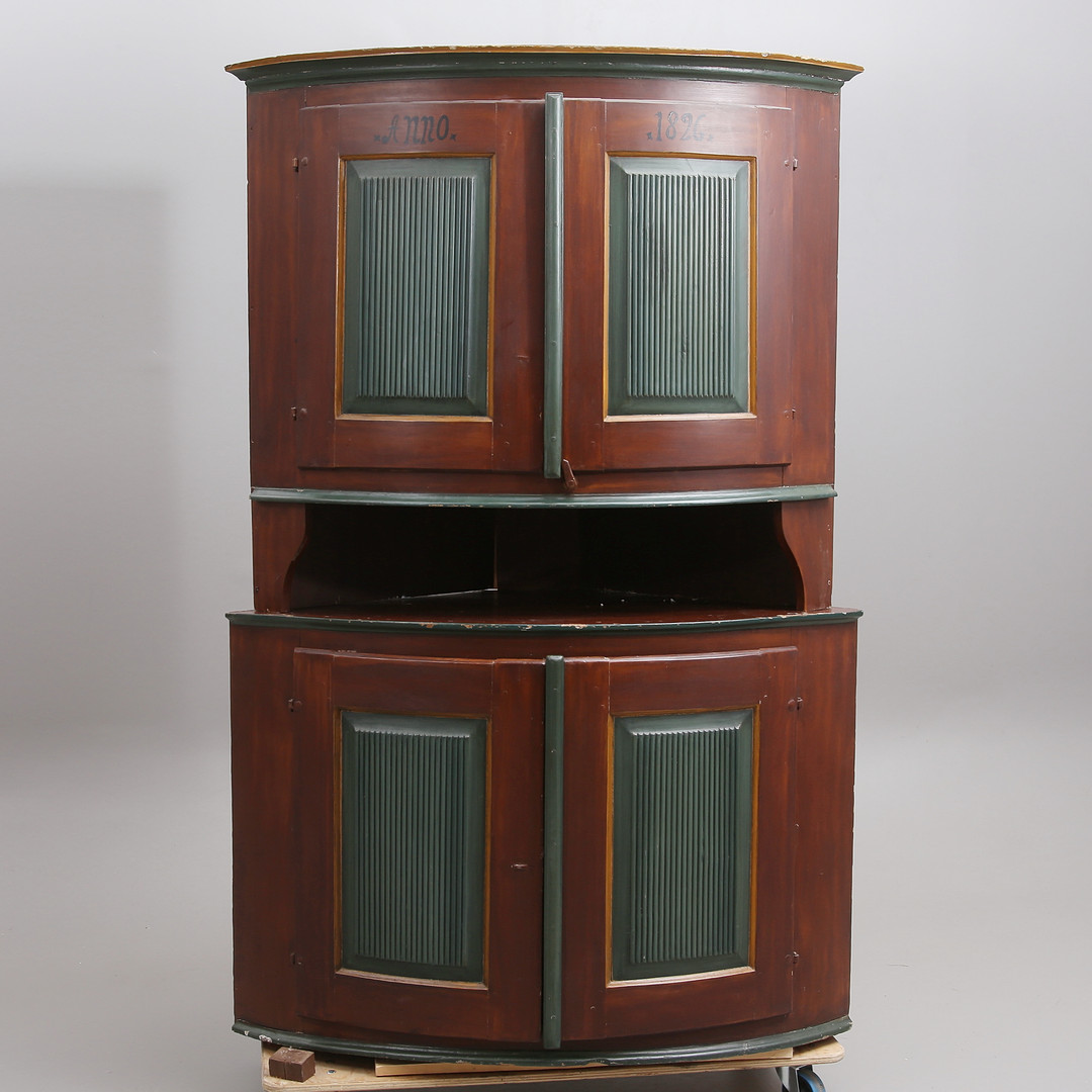 HÖRNSKÅP, gustaviansk stil, märkt 1826.
