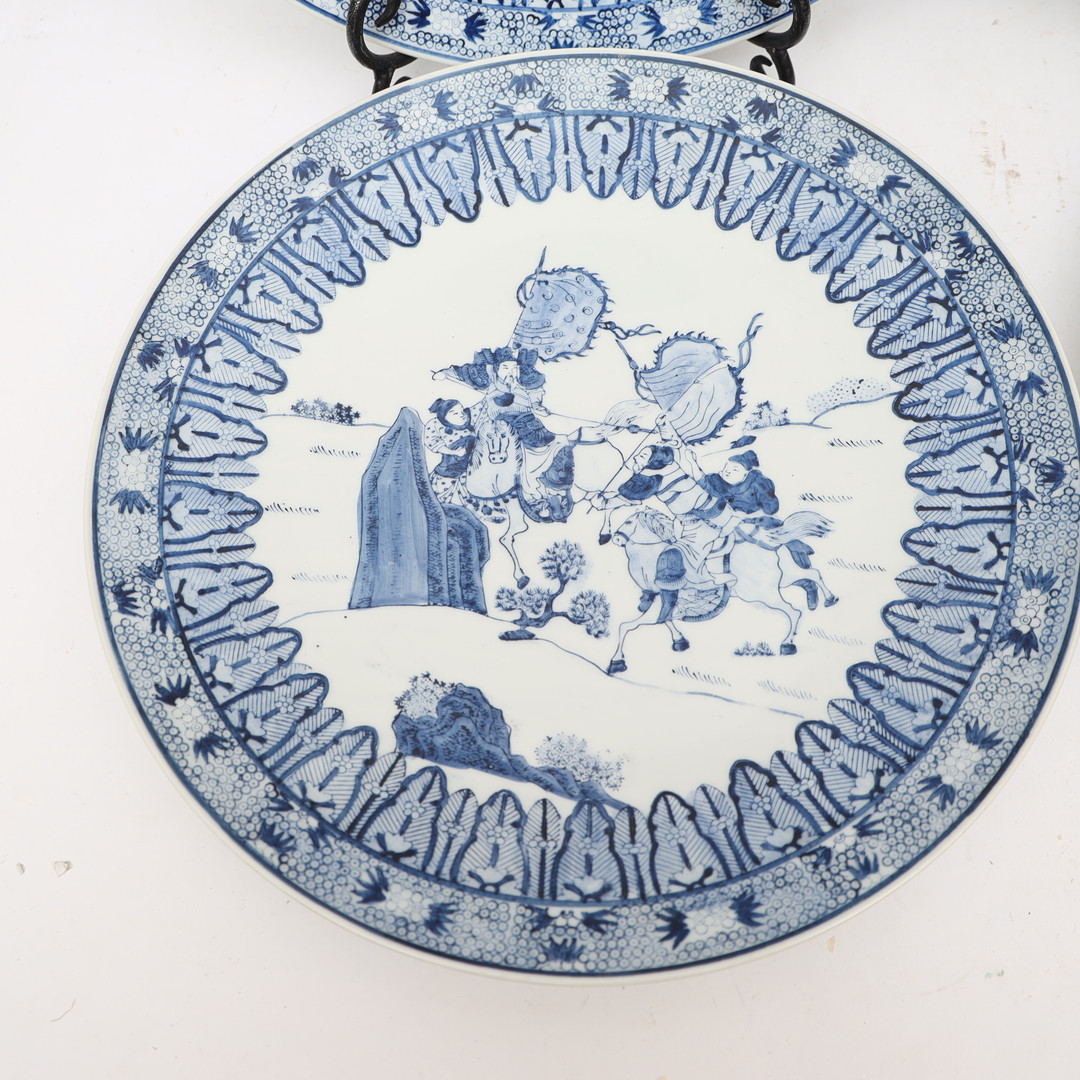 FAT 4st, kina 1900-talets andra hälft, blå dekor med figurer, stämplade.