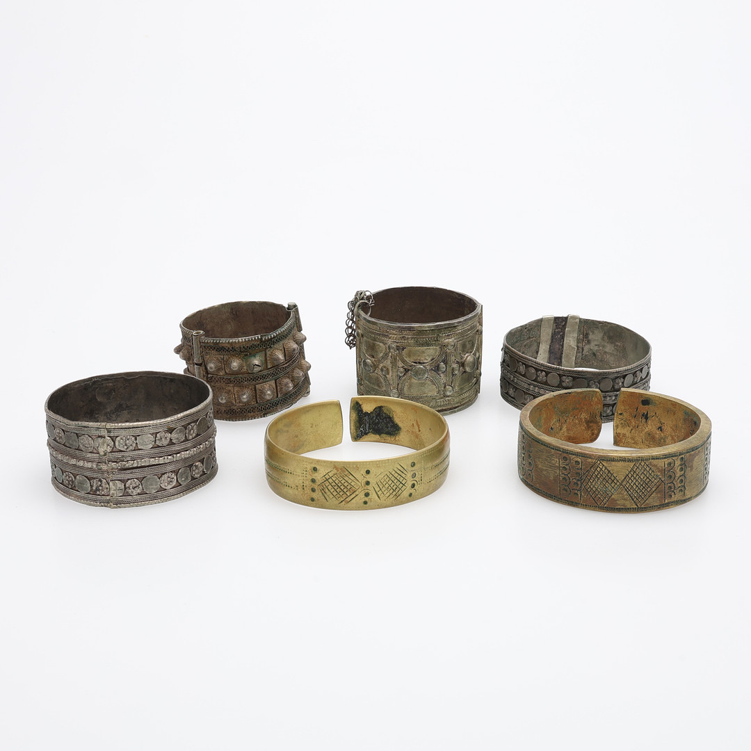 ARMBAND, SEX STYCKEN, BEDUIN/VÄSTAFRIKA.