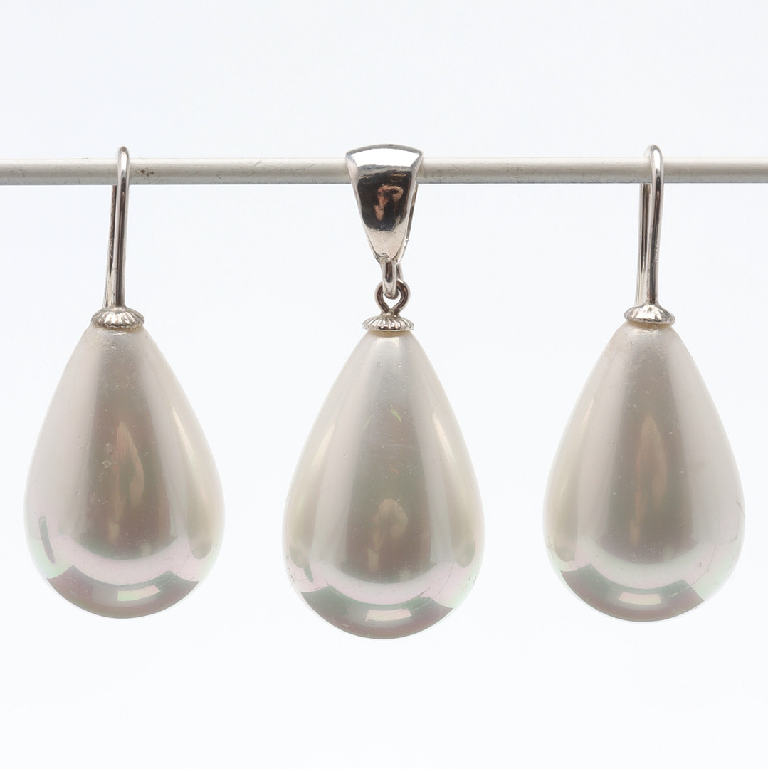 HÄNGE & ÖRHÄNGEN, sterlingsilver & majoricapärlor.