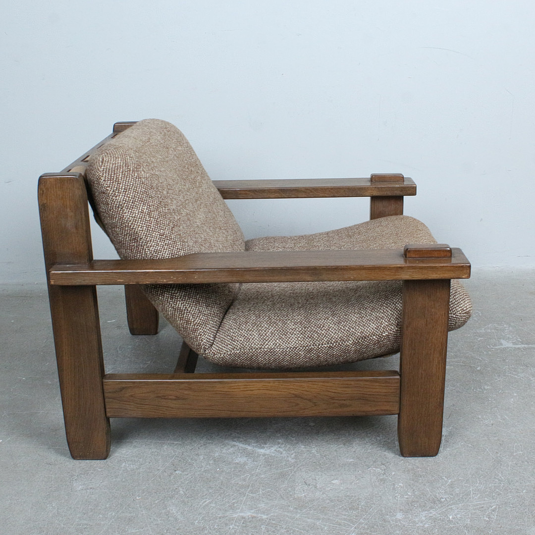 CARL STRAUB. ZUGESCHRIEBEN. Zwei Brutalistischer Sessel aus Eiche, Dänemark, 1970er Jahre.