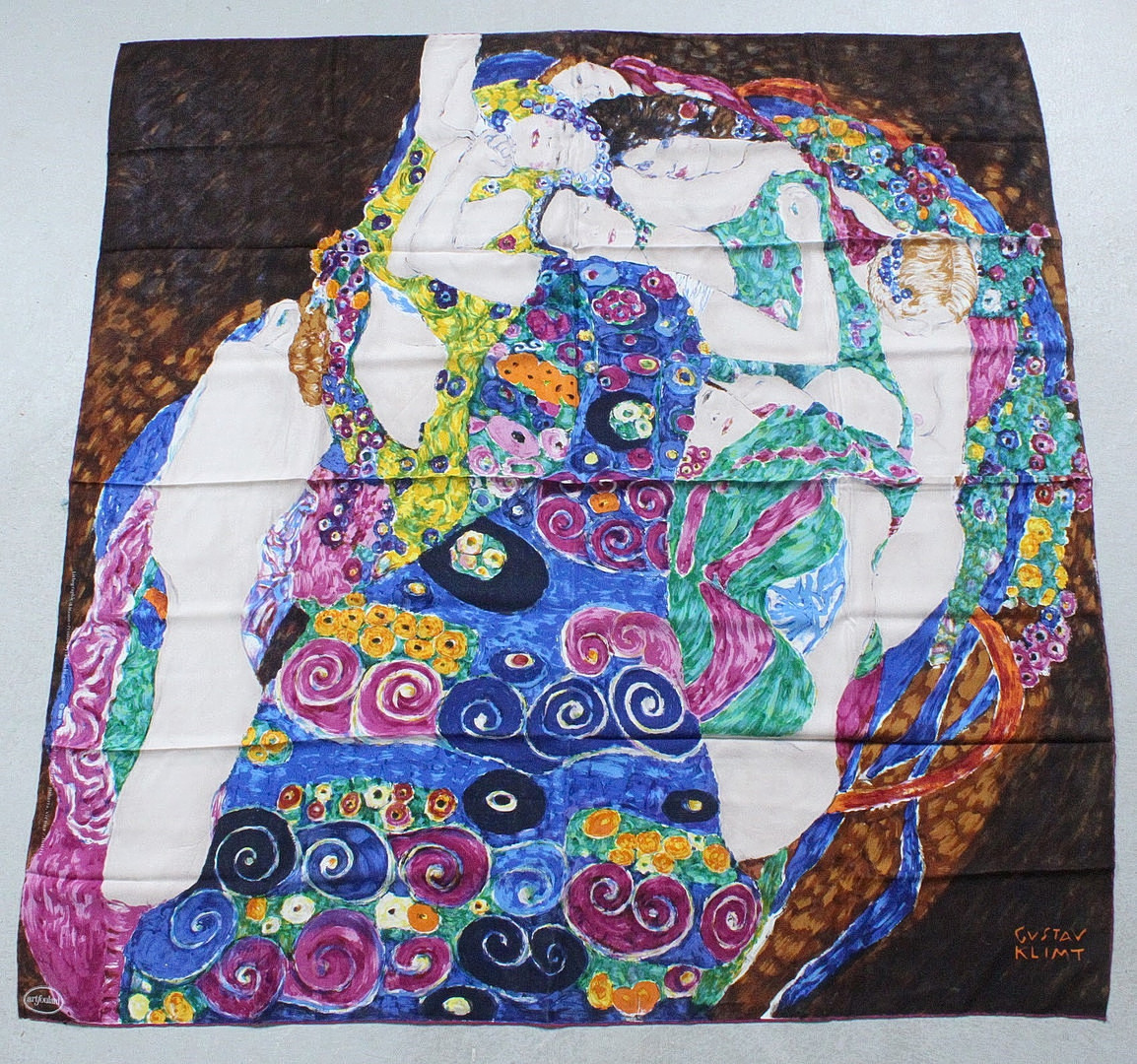 GUSTAV KLIMT. NACH. Seidentuch 'Die Jungfrau'.