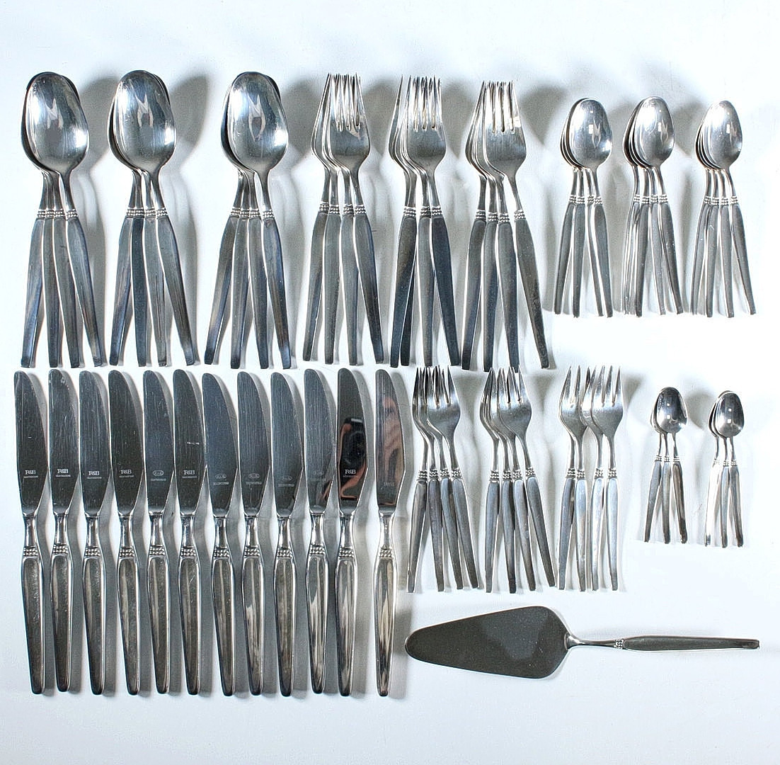 ROBBE & BERKING. Besteck-Konvolut, Modell: 'Robbe & Berking Royal', 90er Silberauflage, 67-teilig.