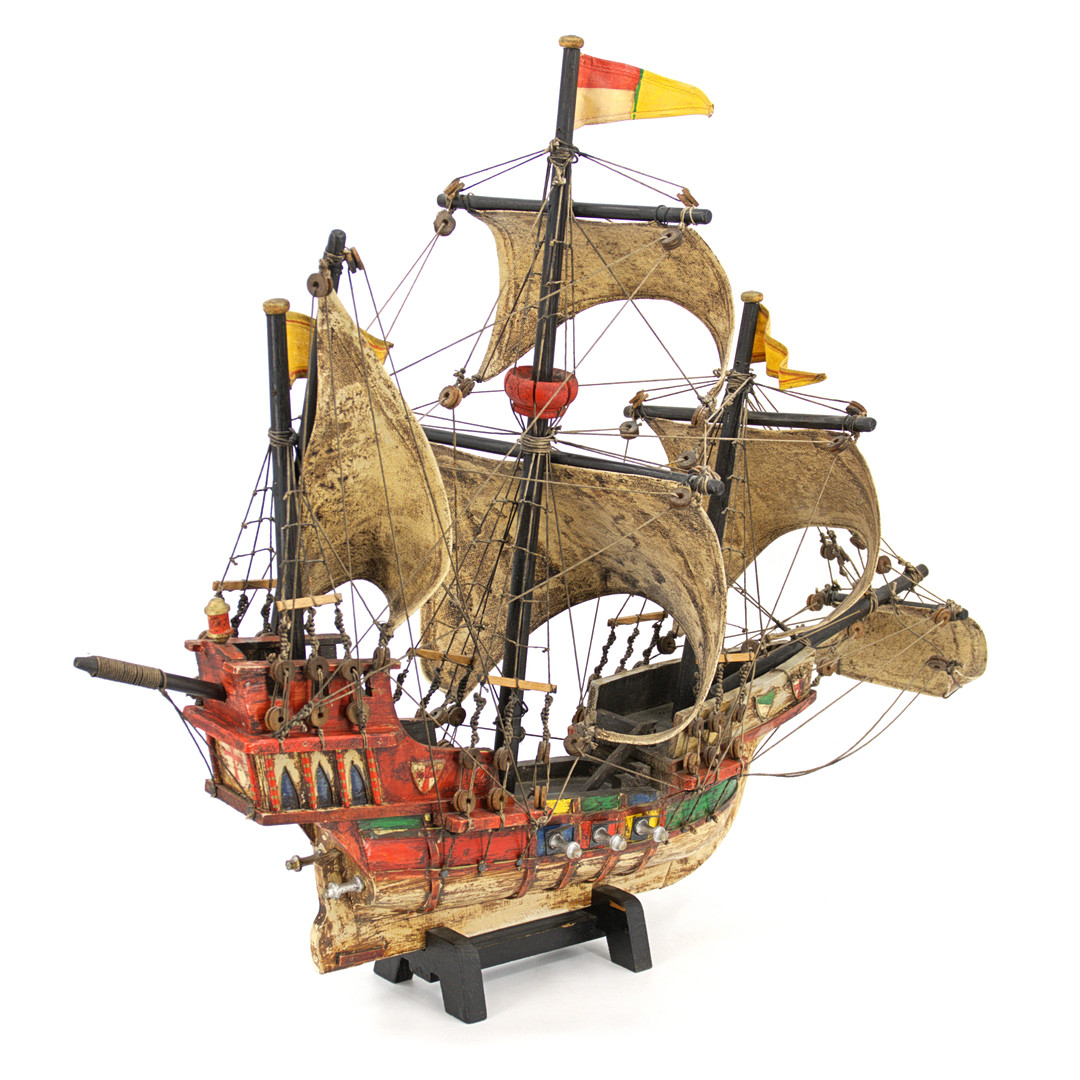 FARTYGSMODELL, "Santa Maria, 1492", bemålat trä, segel av tyg.