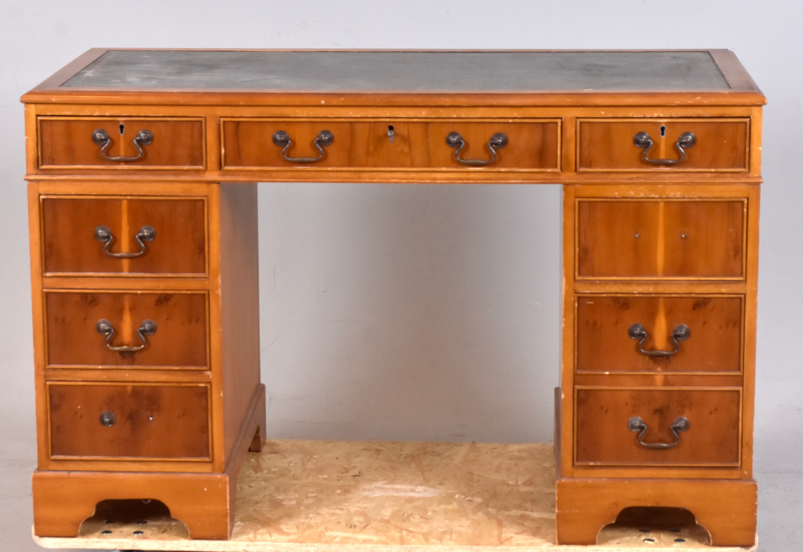 SKRIVBORD, mahogny, Engelsk stil, 1900-tal.