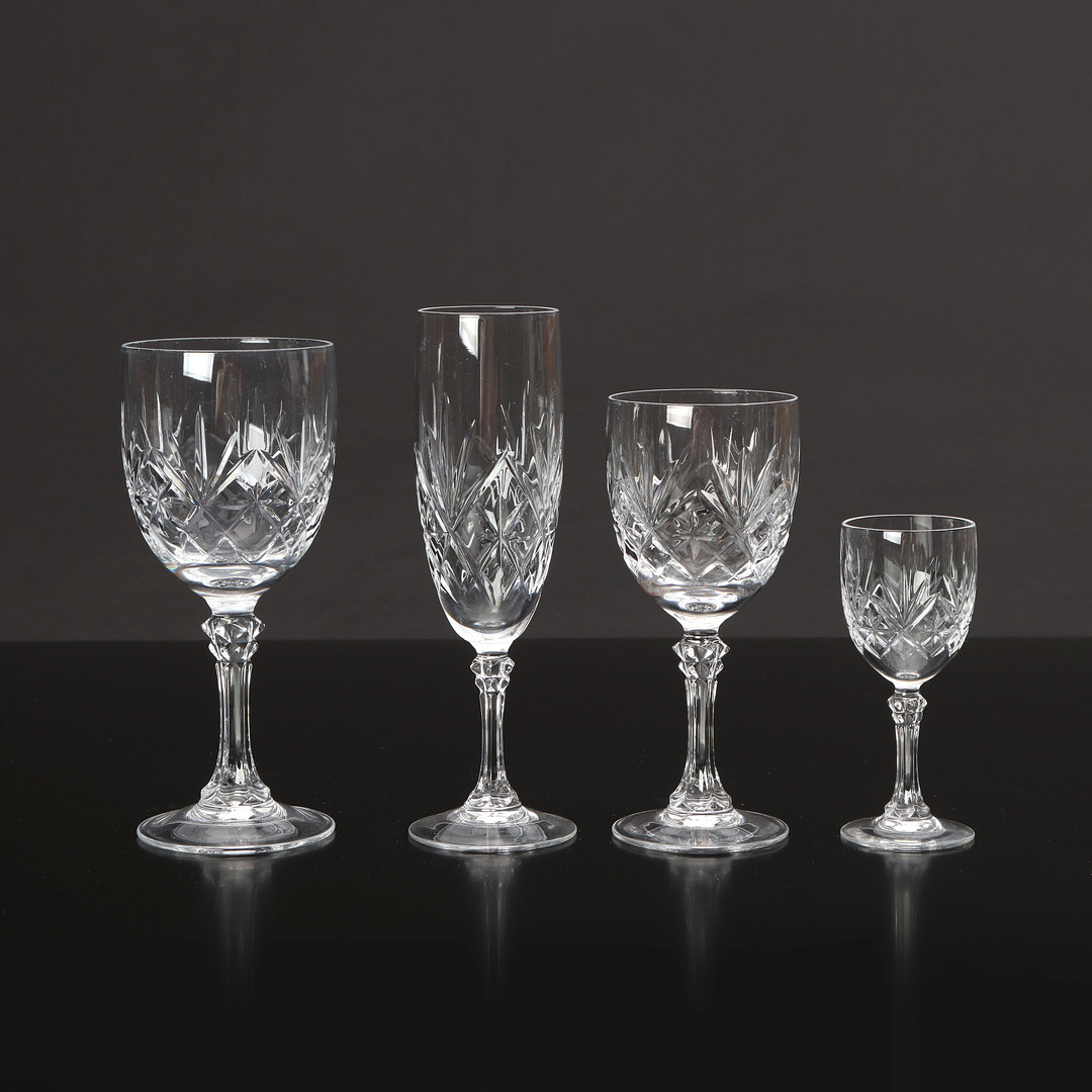 GLASSERVIS, 48 DELAR. "Deauville", Cristal D'Arques, Frankrike.