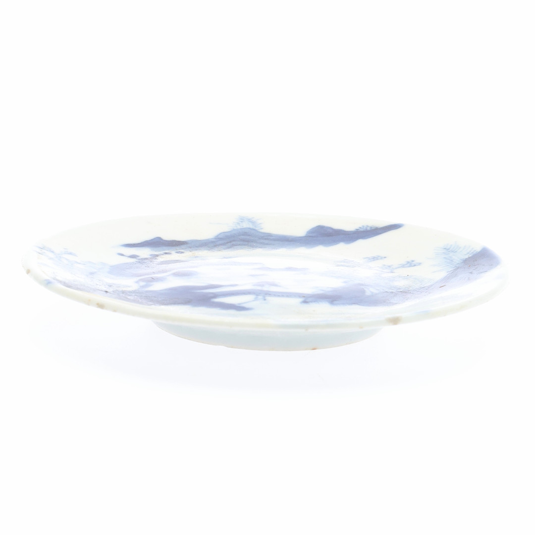 LATE 19TH CENTURY CHINESE PORCELAIN BLUE AND WHITE SAUCER.