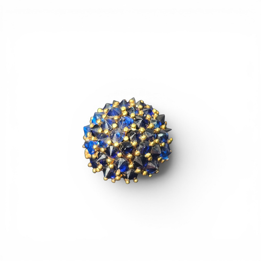 Sortija de zafiros con montura en oro amarillo de 18k. Nº 12.