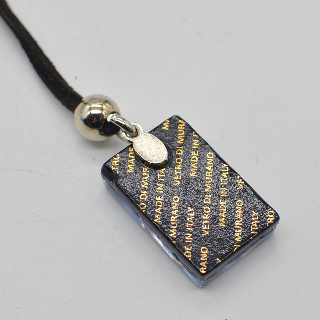VETRO DI MURANO, COLLIER MIT MURANO GLAS ANHÄNGER, HANDGEMACHT, RECHTECKIG, GLÄNZEND, ITALIEN, SPÄTES 20. JAHRHUNDERT.