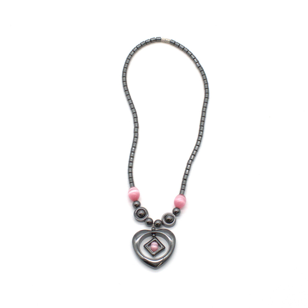 HEMATIT-HERZ-COLLIER MIT KATZENAUGENBESATZ.