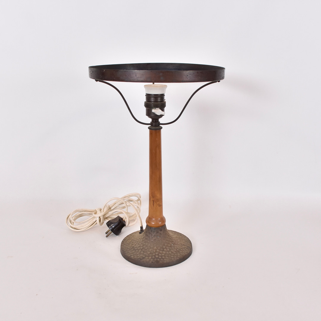 BORDSLAMPA, trä/metall, 1900-talets första hälft.